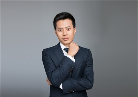 刘攀        高级合伙人